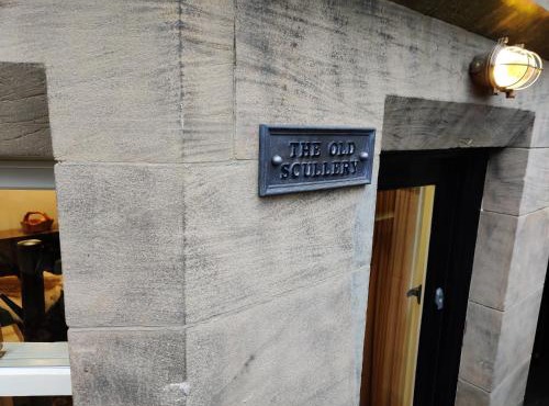 The Old Scullery, Cosy Stylish Apartment for two on Harrogate's Iconic Stray