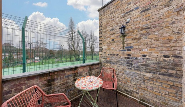 The Pearl: A 5-Star Boutique Escape in Hampstead