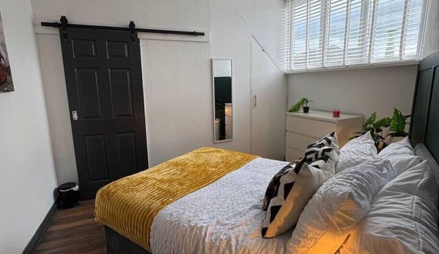 The Recharge Loft | Executive Stay | Parking & EV
