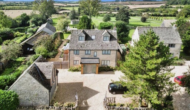 The Rickyard Luxury Cotswold family retreat