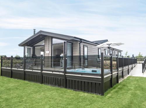 The Riverside Lodge - Ukc4058