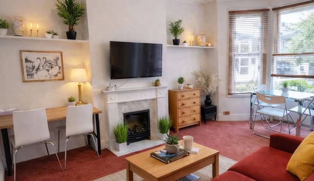 The Victorian Fulham Retreat. 2BR Spacious