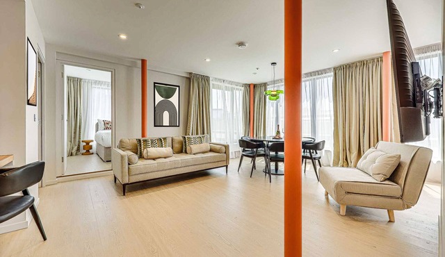 Three-bedroom Penthouse at Farringdon by Dmontrio