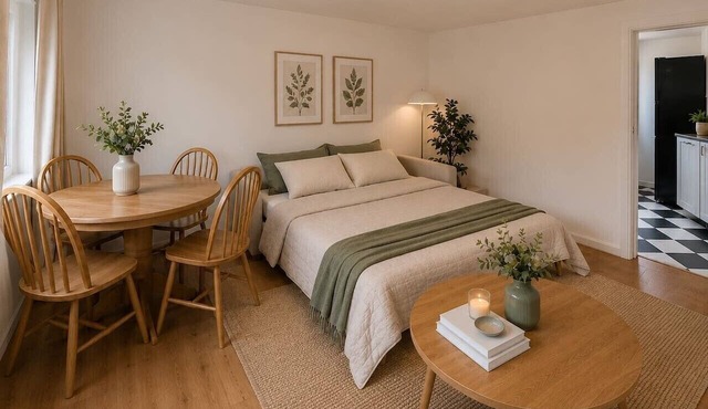 Trades or Family Home | Free Parking | City Access