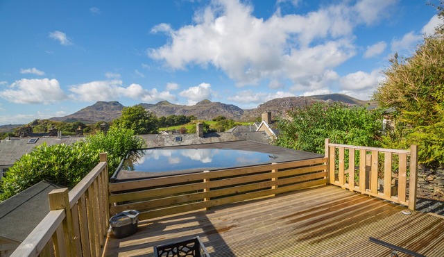 Ty Manod - Three Bedroom House, Sleeps 4