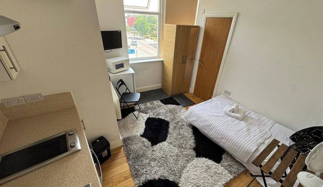 Upper Holloway Studio, 1 Min to Station, Sleeps 2