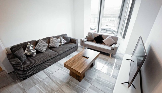 Upscale 3 BDR Modern Home in Anfield Liverpool
