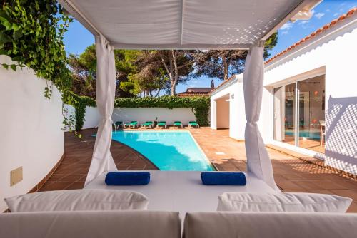 Villa Menorca Raquel by Mauter Villas in Cala en Bosc