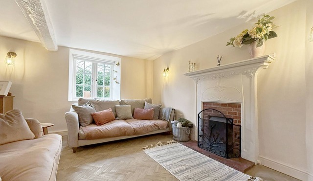 Vine Cottage - a self catering cottage that sleeps 4 guests in 2 bedrooms