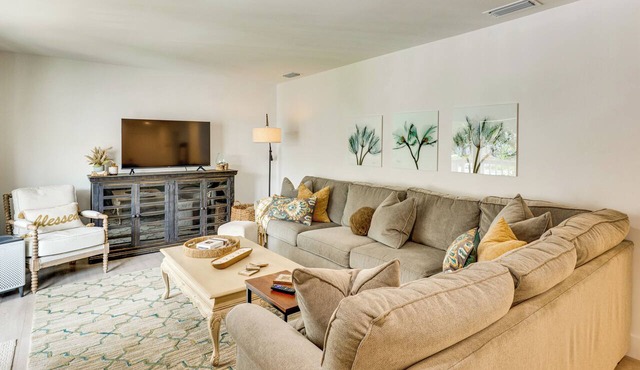 Walk to Beach! Atlantic Beach Extended Stay in Atlantic Beach