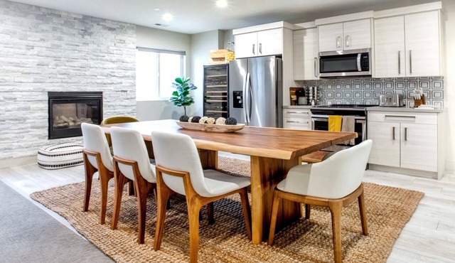 Walkable Cozy Downstairs Suite in Holladay! in Holladay