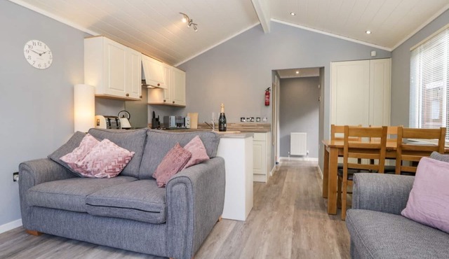 Wansfell Lodge, White Cross Bay