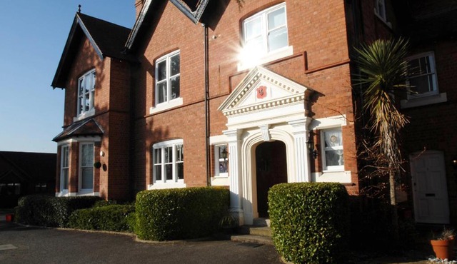 Warwick Victorian Apartment in Warwick