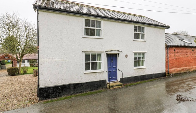WHITE GATES, pet friendly, with a garden in Banham