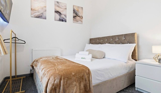 WN1 Wigan Stay | 3 Bed | WiFi & Parking