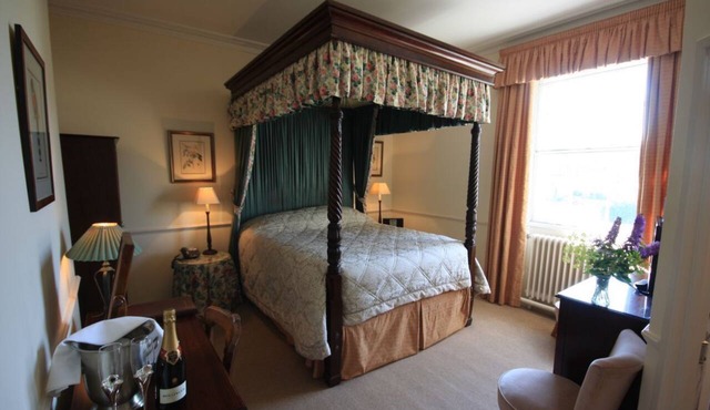 Worsley Arms Hotel