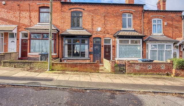 Xclusive Living 3 Bedroom House Close to NEC & Birmingham Airport with Free WiF