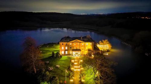 Waterton Park Hotel 