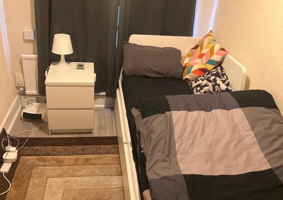 Broad Green House | House