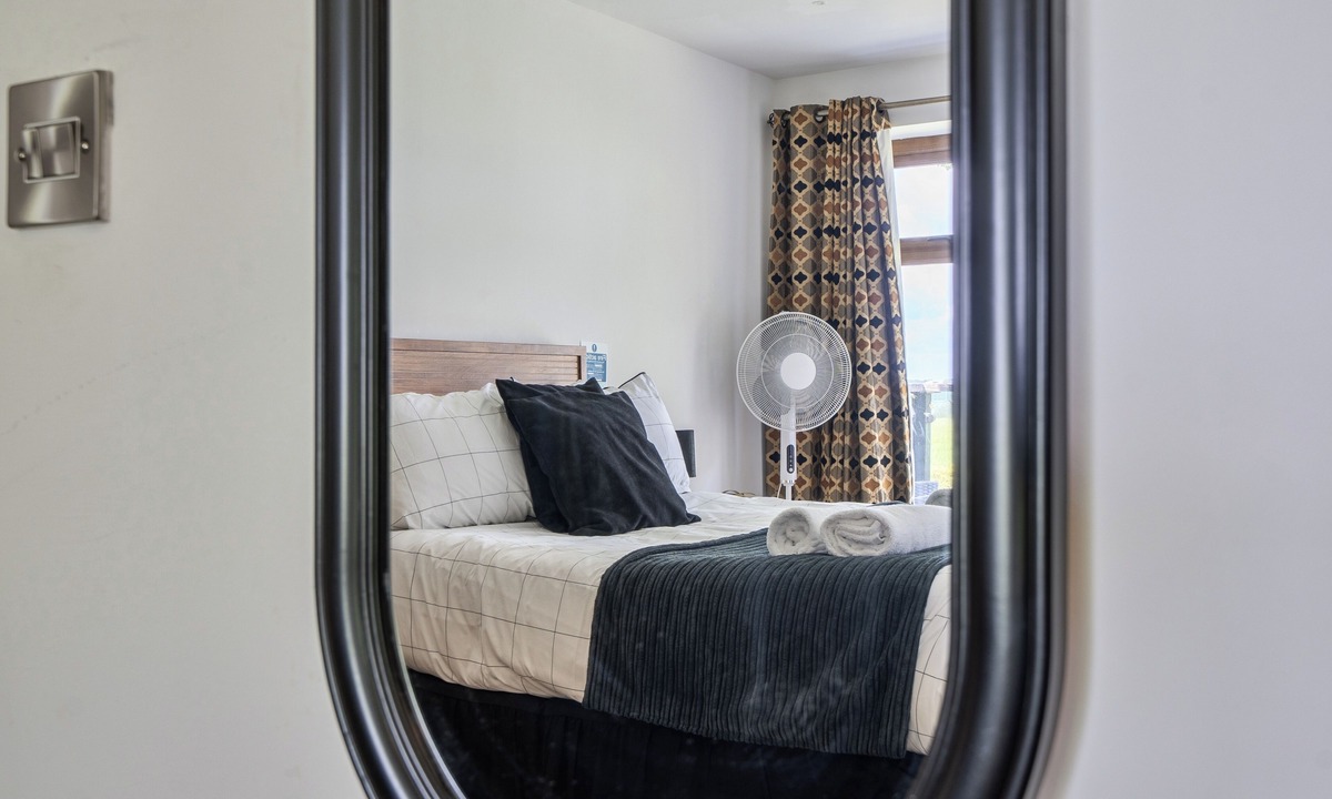 Morcott Apartment | Modern Peaceful Open Plan 1-bed Apartment Rutland