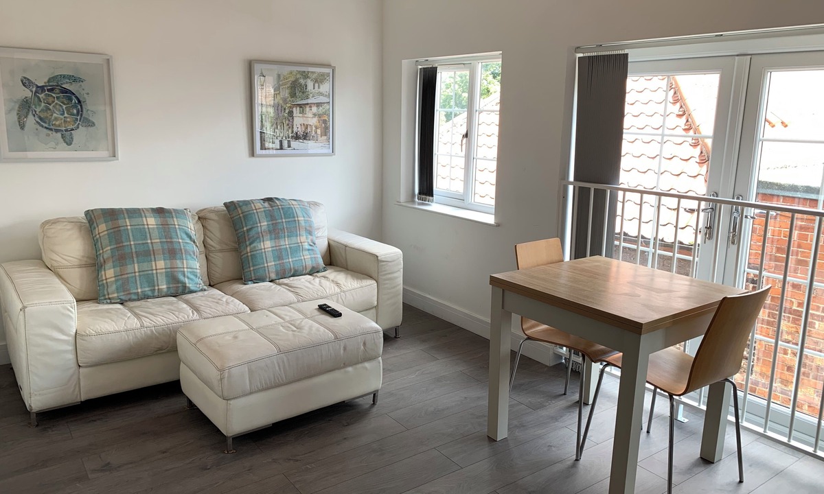 Hedon Apartment | Platform Church View Apartment