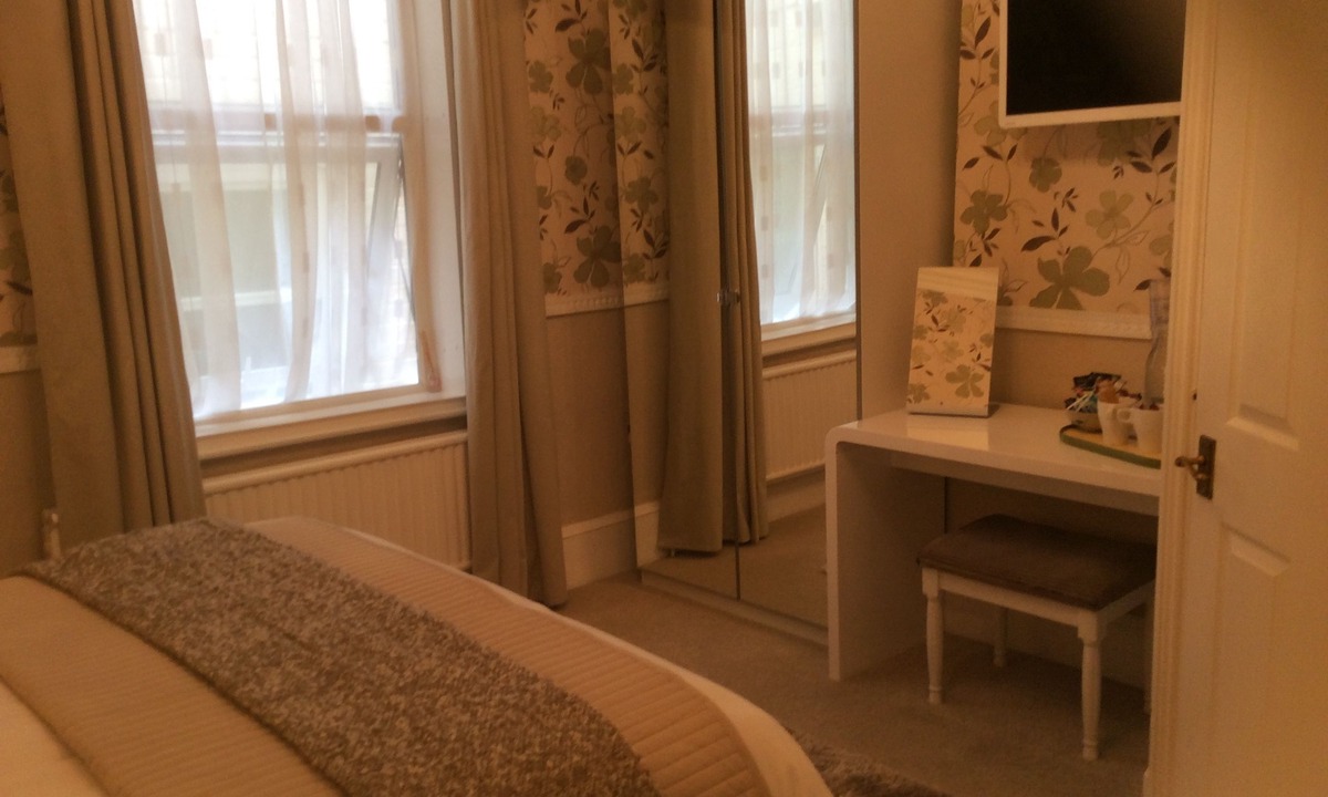 Leamington Spa Bed & Breakfast | Hedley Villa Guest House