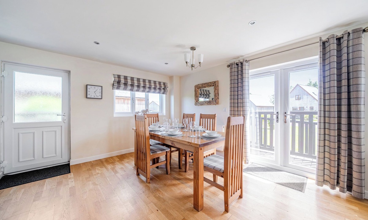 Brigg Cottage | James Ville Marina Lodge 7