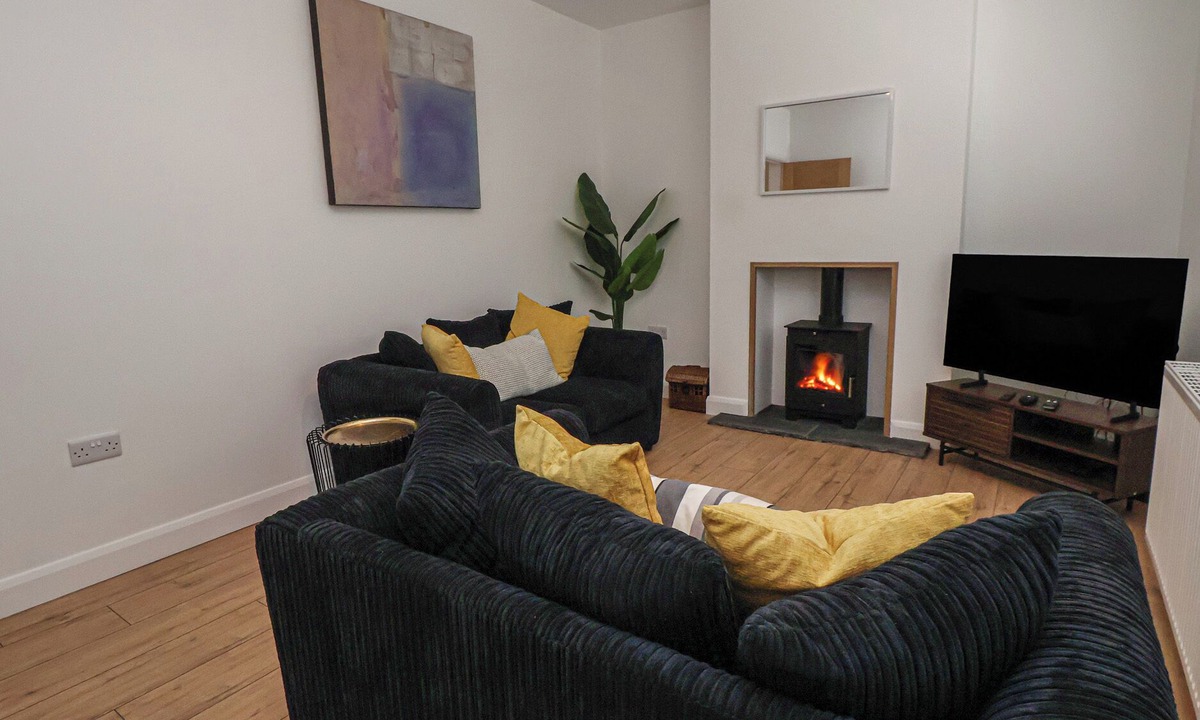 Flint Cottage | 5 Marsh Lane
