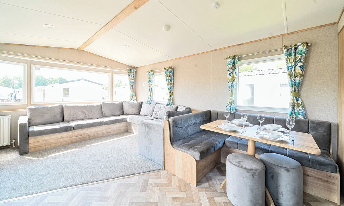 Great Houghton Cottage | Willowbrook Hideaway - Billing Aquadrome