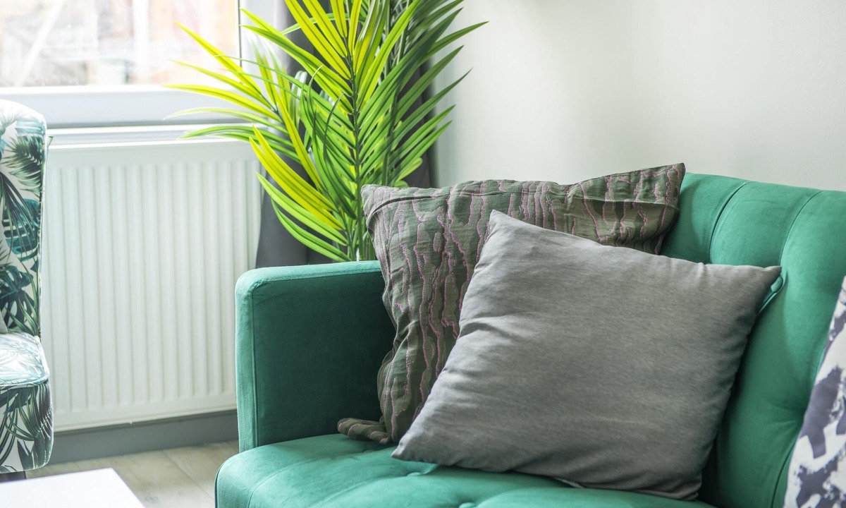 Corby House | 3br-sleeps8-parking-wifi-closestation