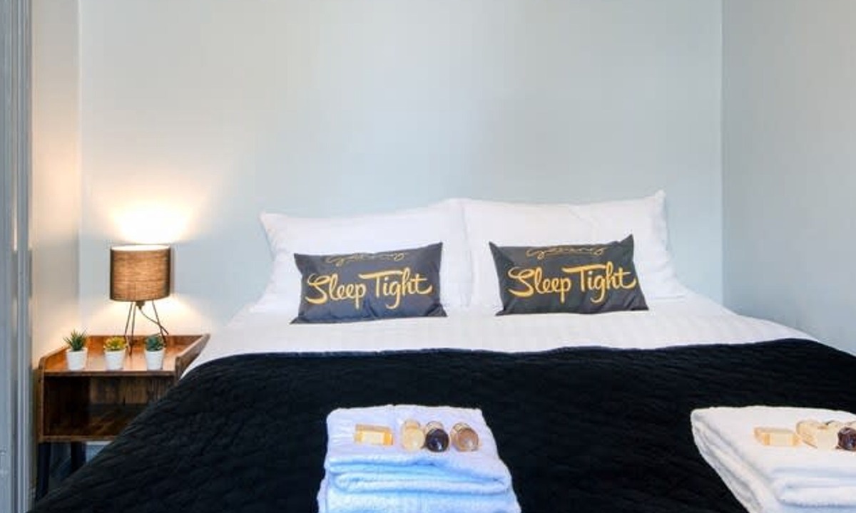 York Apartment | The Bishophill Gathering - Sleeps Up To 12 York