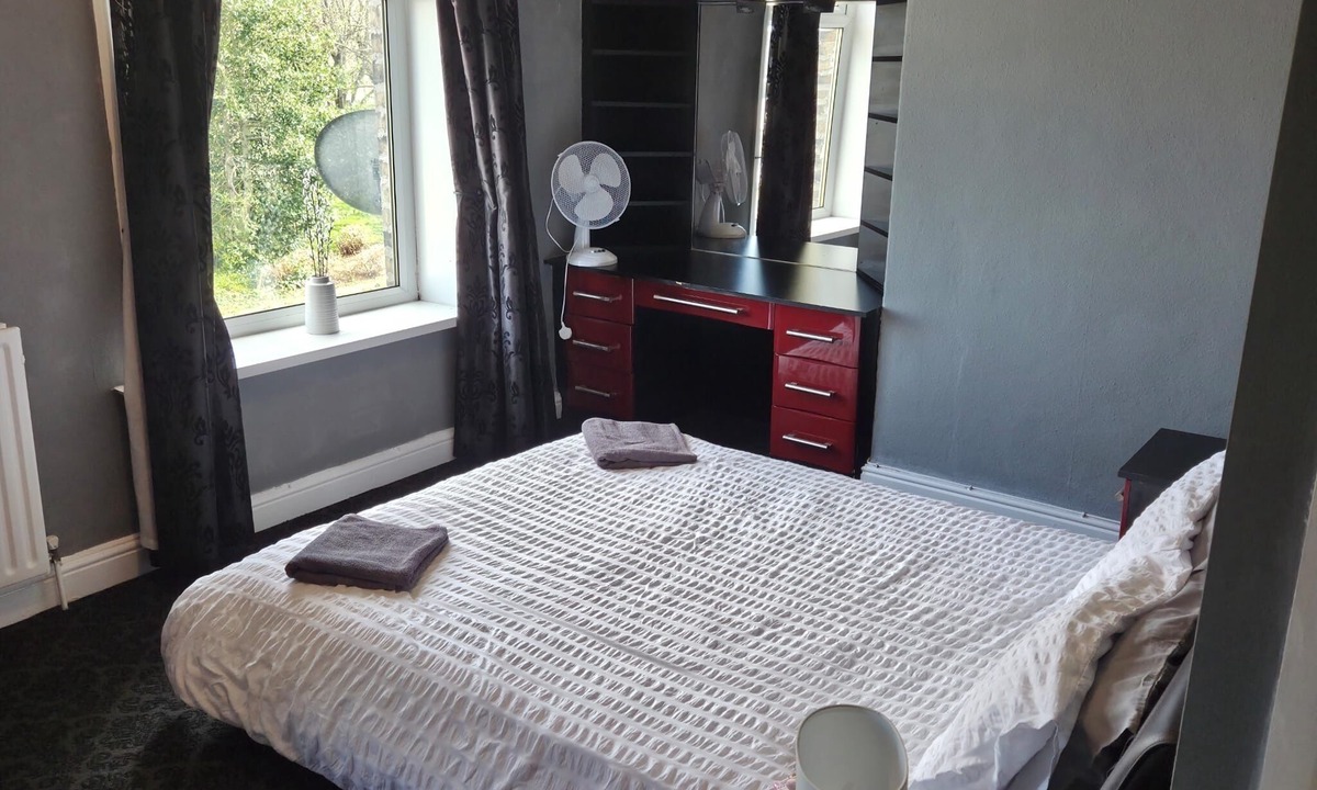 Shipley House | St Pauls Rd - Townhouse Accommodation