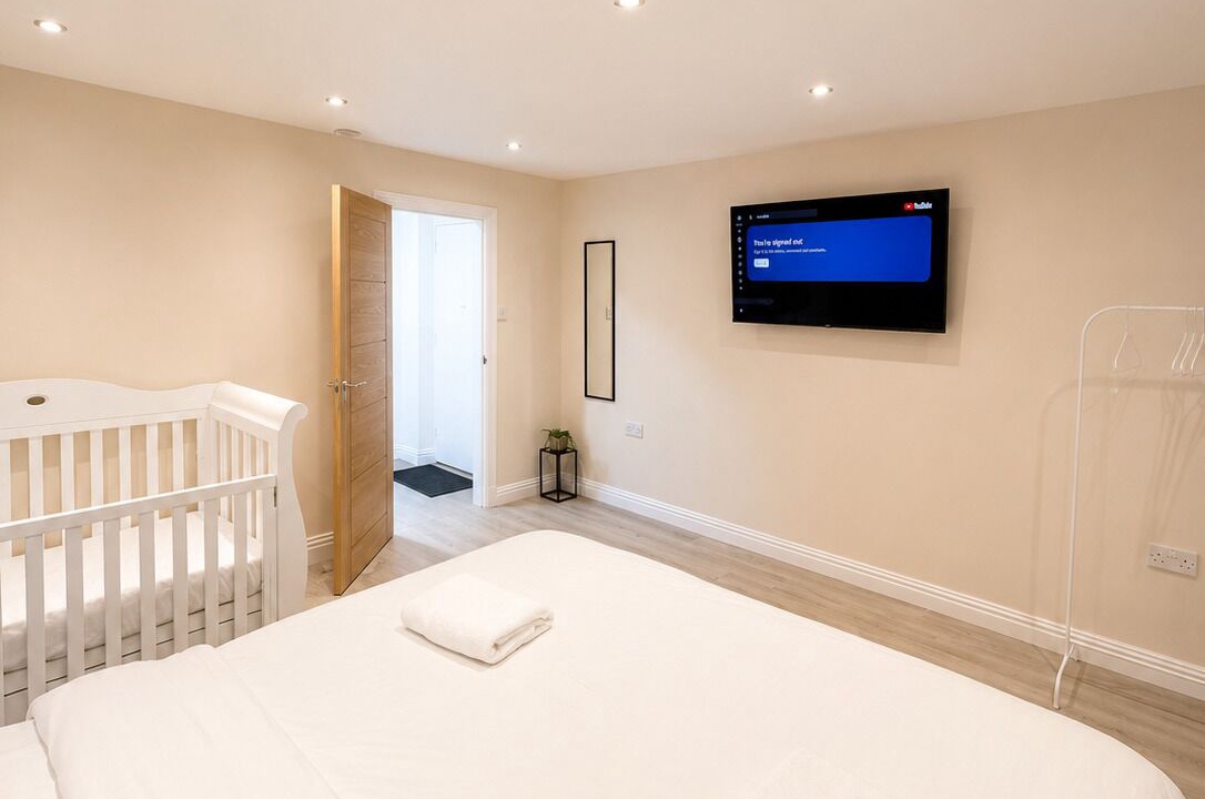 Manchester Apartment | Spacious 2-Bed Apartment Near Heaton Park