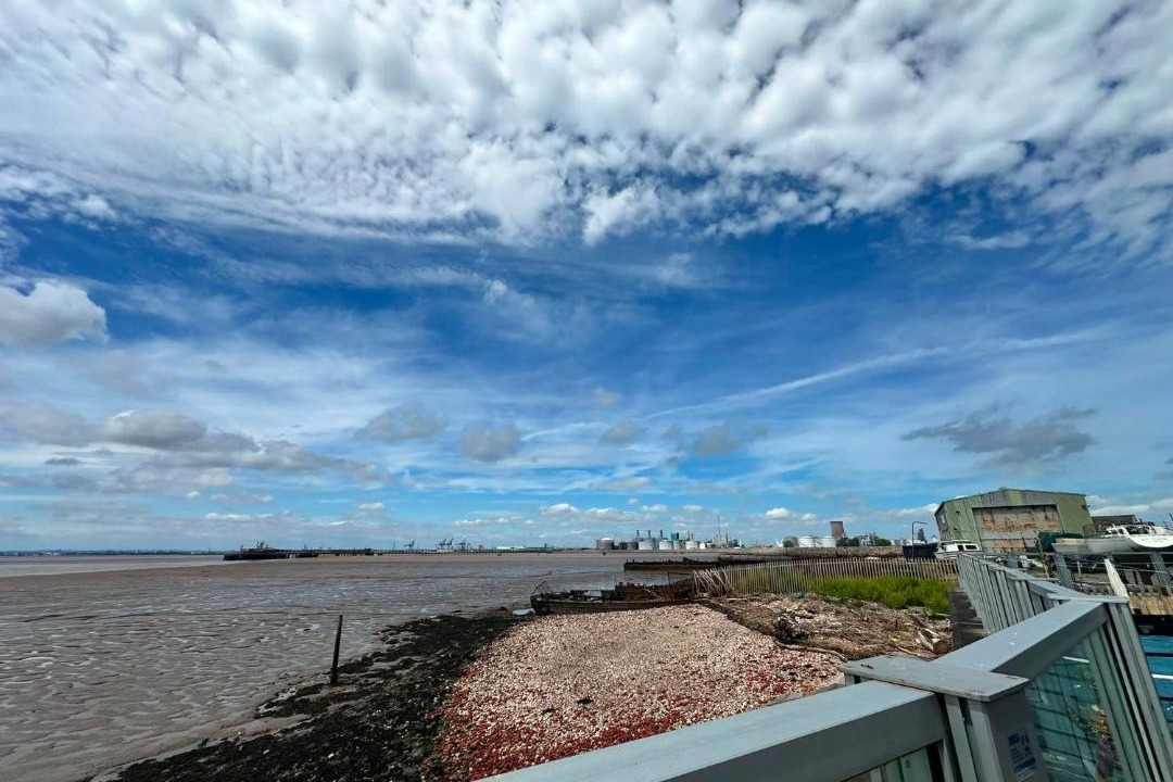 Paull House | Spacious Two Bed House With Stunning View.