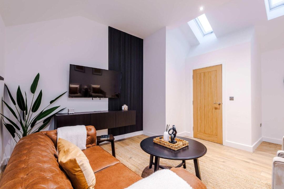 Hull Apartment | Old Town Hull Apt 1 - King or Twin - Marina Nearby