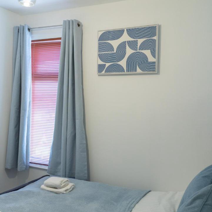 Kettering House | Spacious and Comfortable - 5 Bedroom Home