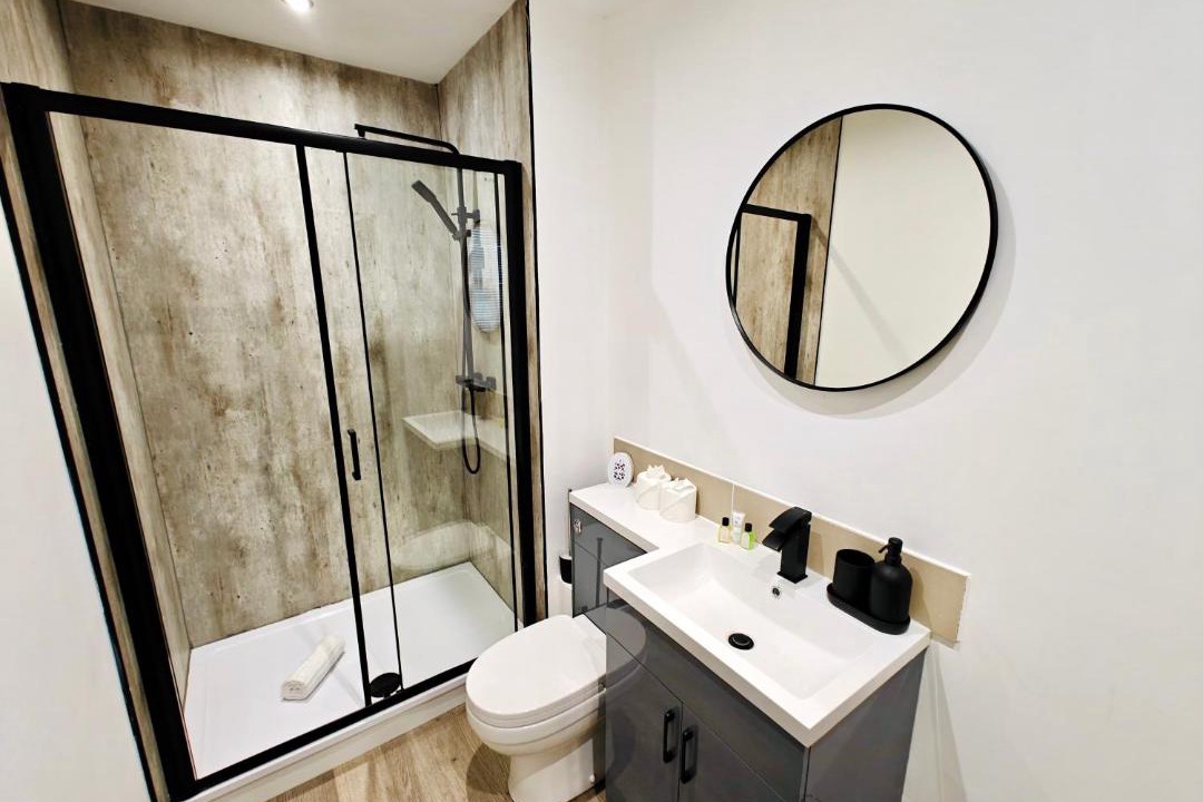 Bury Apartment | Contemporary 1-Bed Flat by Bury Metro link