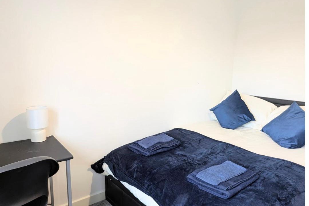 Acomb House | Danebury House sleeps 13 with parking york