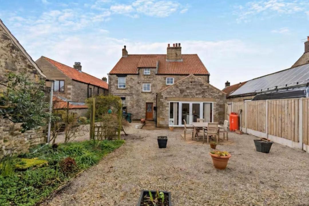 Newton-on-Rawcliffe House | 6 Bed in Pickering oc-96415