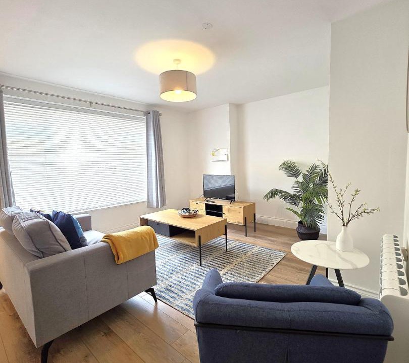 Ely Apartment | Stunning One Bed Flat at Dawe Luxury Suites - An Entire Apartment near Ely Cathedral & Train Station - The Perfect Base to Explore Ely, Cambridge, Norfolk & London - 2 Guests Max