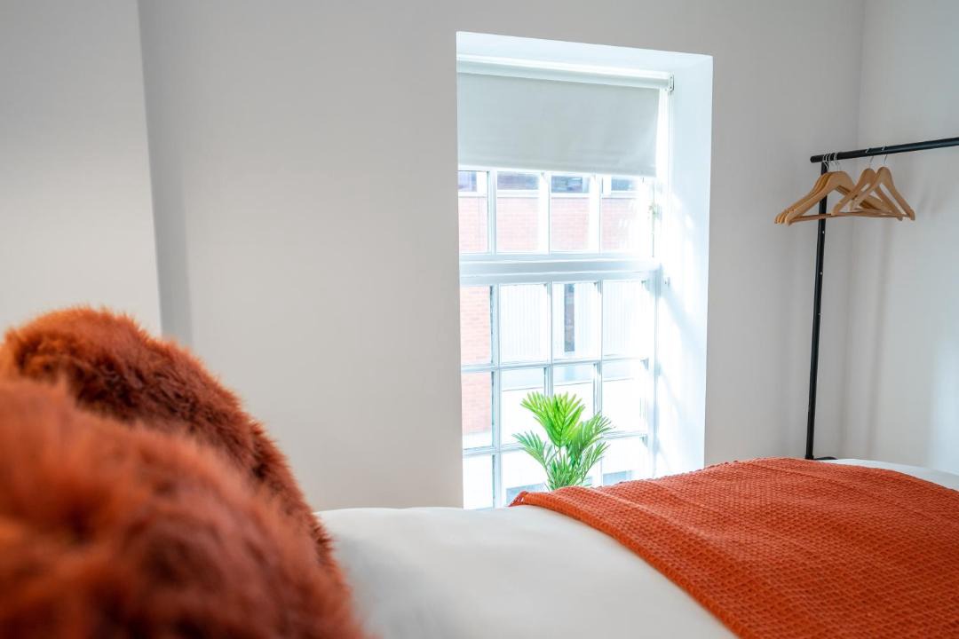 Sheffield Apartment | Amazing Victorian Triplex - City Centre - Free Parking - Sleeps 10
