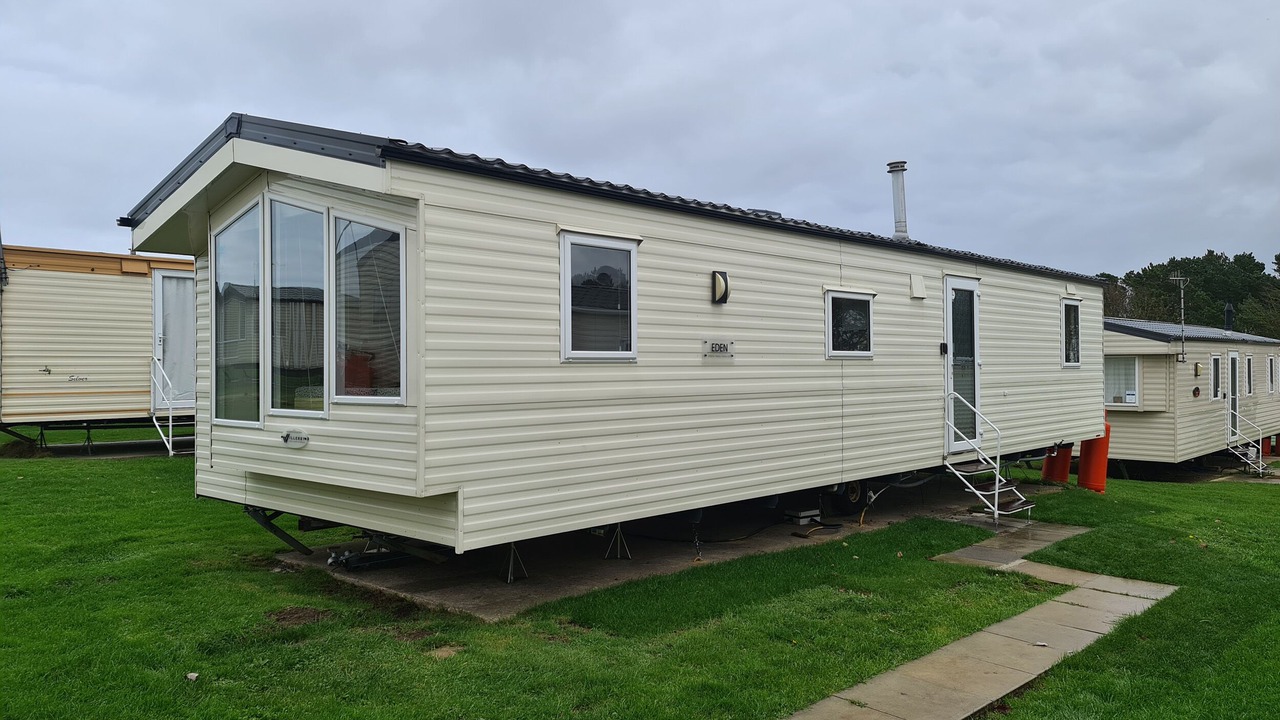 Photo of Outdoor in Cayton Bay