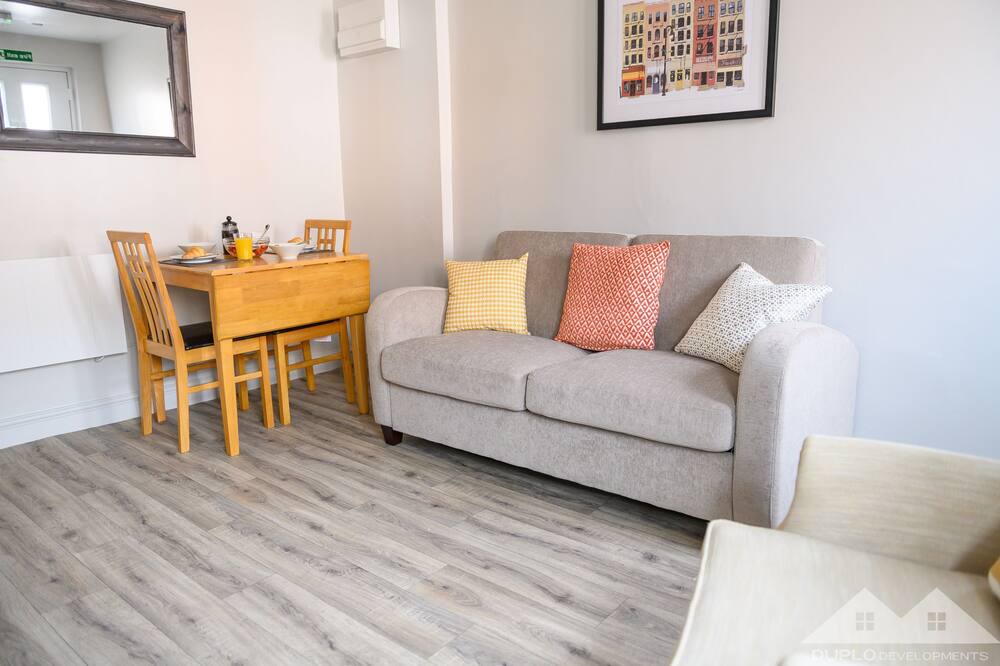 Photo of Livingroom in Markham Moor