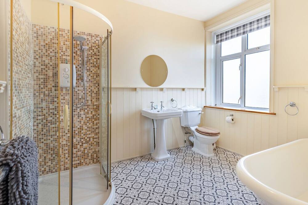 Photo of Bathroom in Helsey