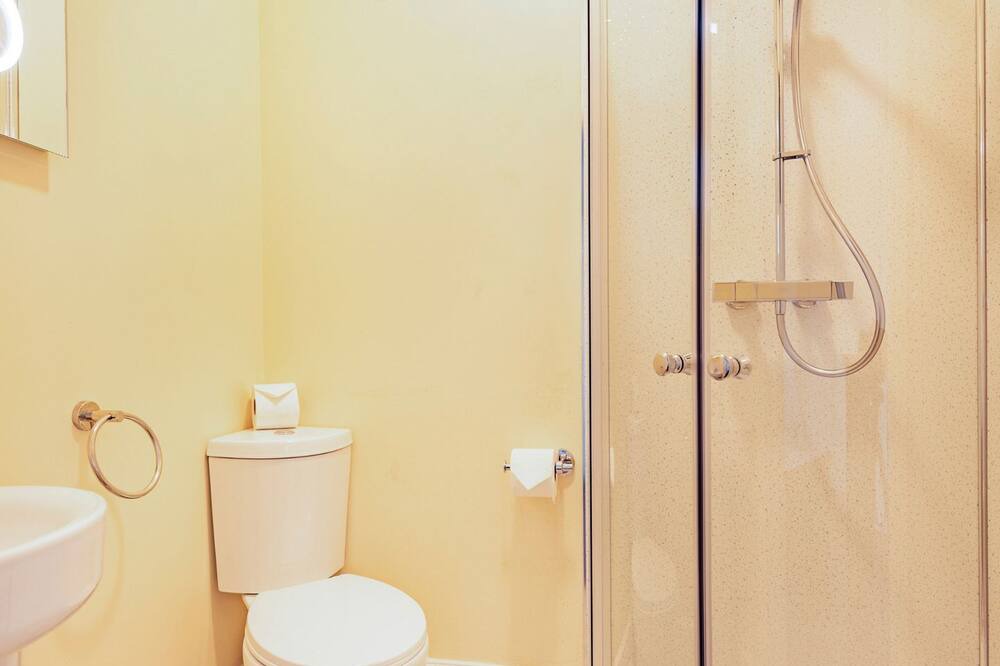 Photo of Bathroom in Helsey