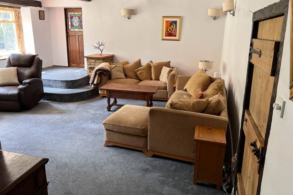 Photo of Livingroom in Elland