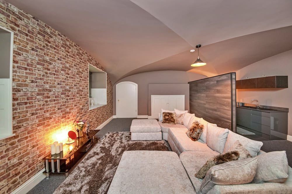 Photo of Livingroom in Hickleton