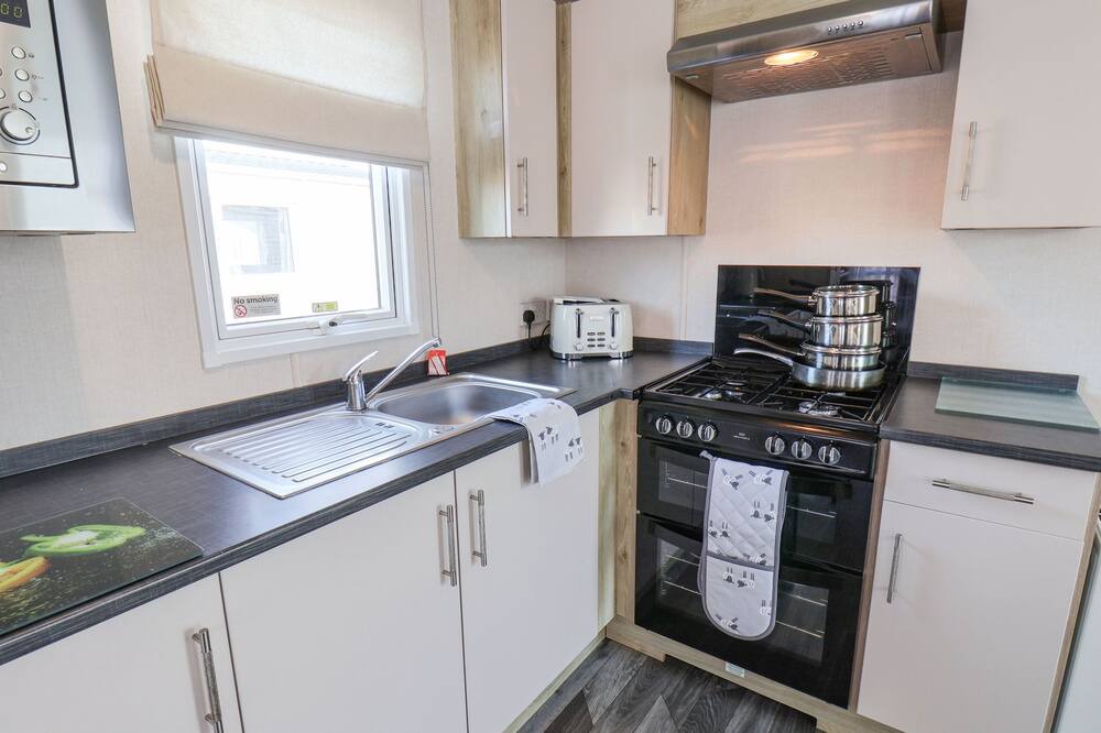 Photo of Kitchen in Cayton Bay