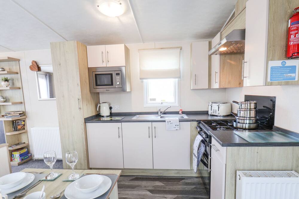 Photo of Kitchen in Cayton Bay