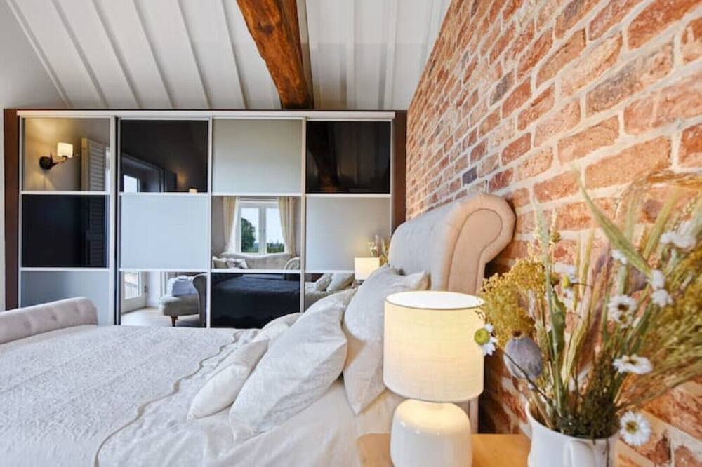 Photo of Bedroom in Gotham